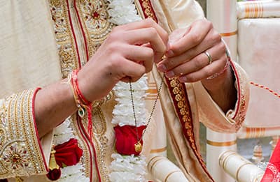 Piyushbhai Mehta performing a Hindu wedding ceremony in London